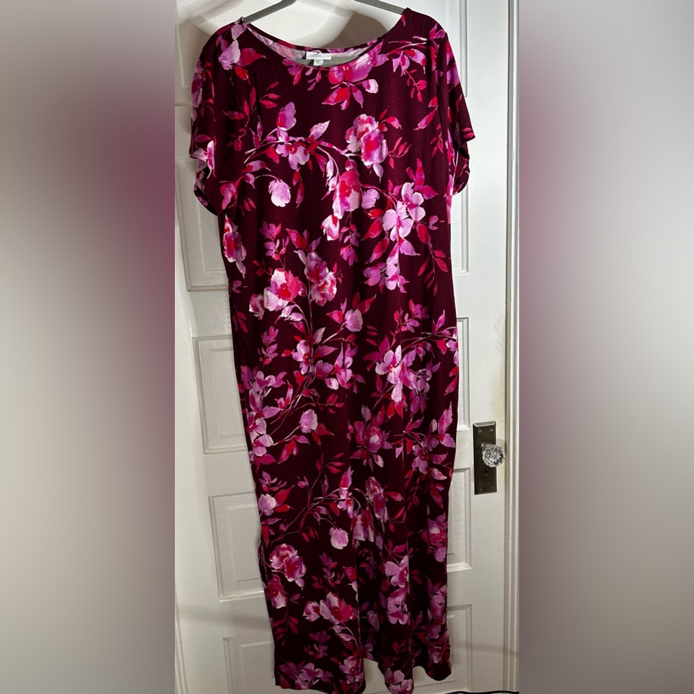 J. Jill Burgundy & Pink Floral maxi dress side slits. Excellent New Condition